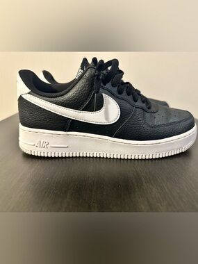 Nike Air Force 1 Pebbled Leather